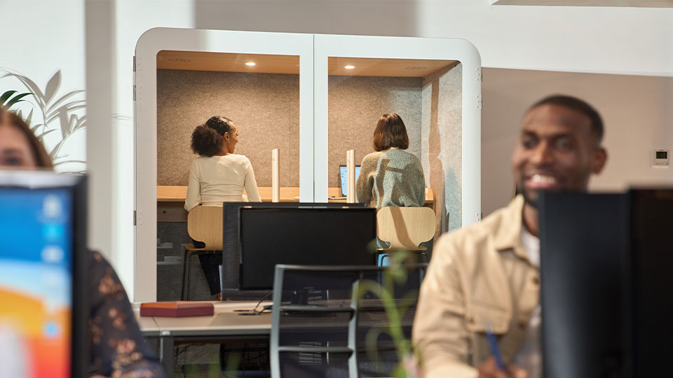 Work With Island - Mobilier acoustique de qualité : performant, flexible et éco-responsable