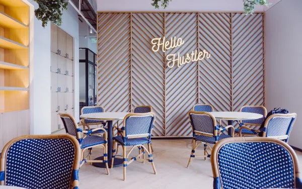 Work With Island - La cafétéria reste la pièce maîtresse